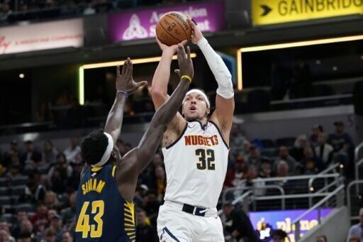 No Jokic, no problem as Gordon, Nuggets stun Warriors
